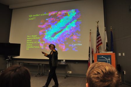 Mina Bissell talking to Berkeley Lab postdocs